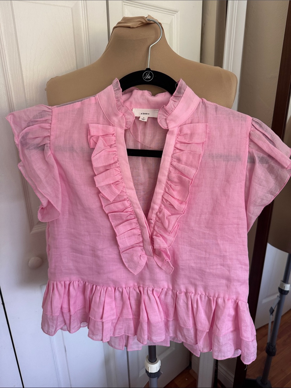 A loves A Woman’s Pink Ruffle V-Neck Short Sleeve Blouse. Linen look. Pretty